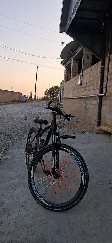 qara canta: STRIM TX-780 dağ velosipedi - Çərçivə: yüngül ərintili, 26” təkər — 1