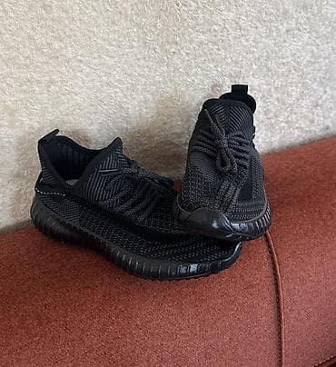 savis krem e: Qara idman ayaqqabısı - Model: knit/mesh üstlükli, bağcıqlı sneaker - — 4