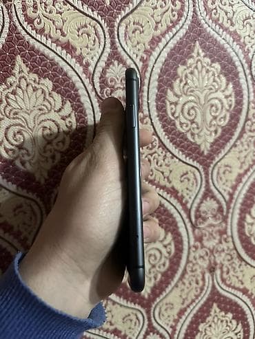 iphone 12 pro max en ucuz: IPhone 11, Qara, Face ID — 5