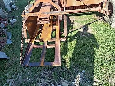 yer şumlayan traktor: Kənd təsərrüfatı üçün pres yığan aparat (saman/ot presi) - Qoşqulu — 2