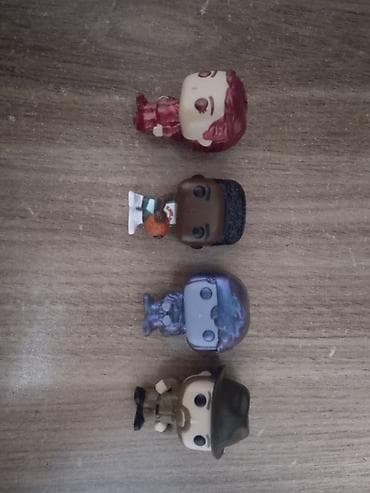 Uşaq geyimi və ayaqqabıları: Max upside down 6 manat Hopper 4 manat Lucas 4 manat Dustin 5 manat — 1