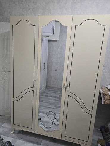 Rəflər: Qarderob, paltar dolabı — 2