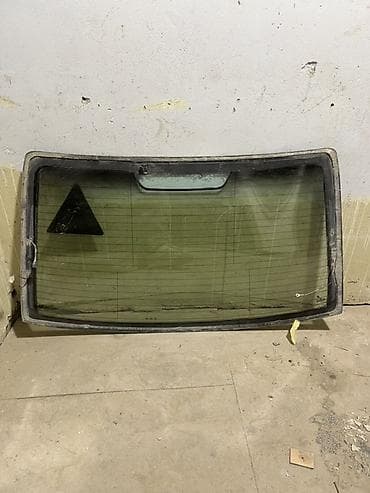 BMW arxa şüşə (orijinal, Sekurit Saint-Gobain) - Markalanma: BMW