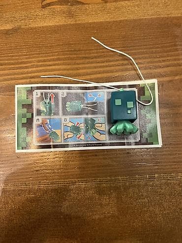 kalonka toy: BARTER yeni ve köhnə kolleksiyalarla mumkundur. 
Minecraft Kinder joy — 1