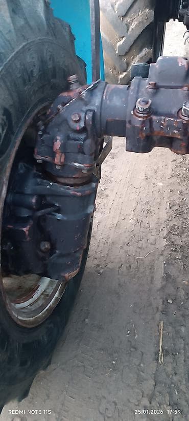 şin və disklər: Belarus MTZ traktoru - Güclü dörd silindrli dizel mühərrik - Ön və — 8