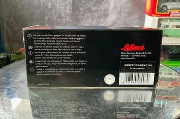 metbex tavan modelleri: Коллекционная модель Mercedes-Benz 200 W123 Hearse black 1982 Schuco — 27