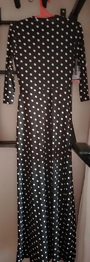 Qara rəngli, ağ xallı uzun don - Klassik polka-dot (ağ xallar)