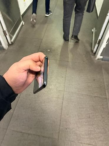 ayfon 1 telefon: IPhone 11 Pro, 64 GB, Matte Midnight Green, Face ID — 7