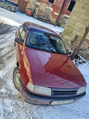 avtomobil üstü çadır: Opel Vectra A sedan - Kuzov: 4 qapılı sedan, tünd qırmızı rəng - — 4