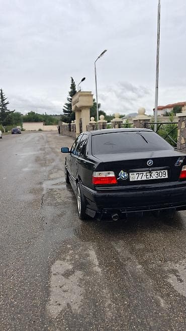 muhərrik yastığı: BMW 3 series: 1.8 l | 1993 il Sedan — 4
