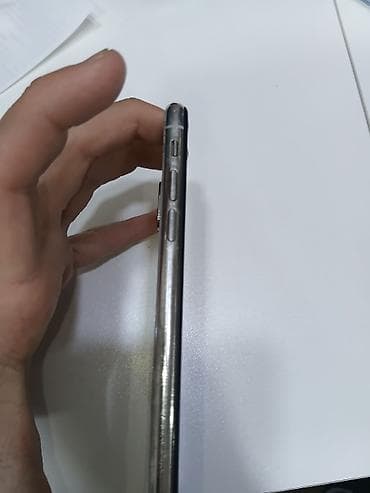iphone 13: IPhone X, Gümüşü, Qırıq — 3