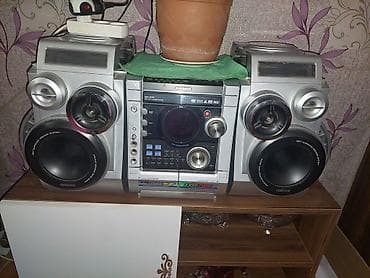 sintezator korg: 40 azn unvan :- XİRDALAN AAAF park — 1