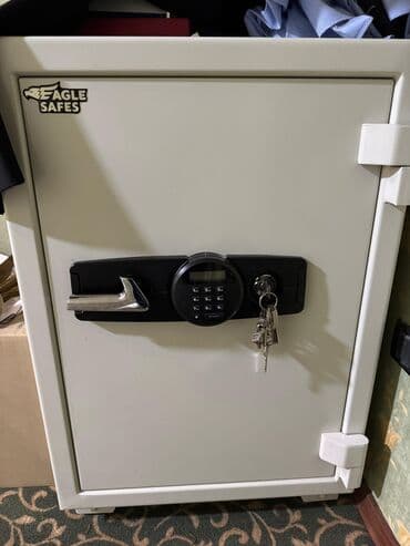 seyf qutu: 830 mn(H) x 520mm (W) x 560 mm (D) 170 -180 kq. kSG-4500 Yanğına — 2