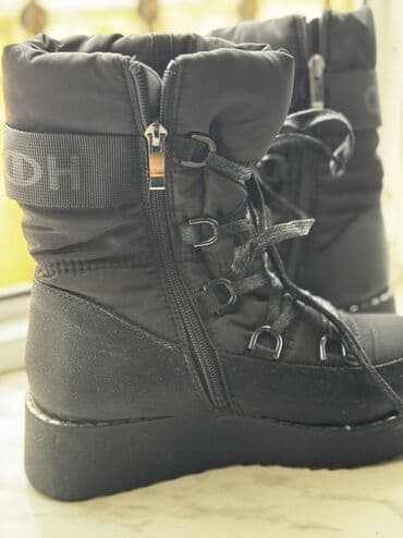 çəkməcə: Qış üçün qadın botları 80 azn alinib az isdifade olunub - Rəng: qara - — 2