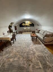 ehmedlide 5 otaqli evlerin qiymeti: Kirayə verilir: geniş və rahat mansard tipli otaq Xüsusiyyətlər: - — 9