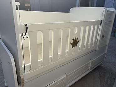 Oğlan və qız üçün, Dördbucaq, Beşik, Dəstsiz, Matrassız, Yellənmə mexanizm ilə