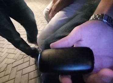 Qara rəngli elektron siqaret (vape) cihazı - Korpus: parlaq qara — 1