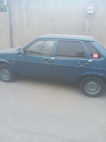 015 satışı: LADA Samara (VAZ 2109) – 5 qapılı hetçbek Xüsusiyyətlər: - Kuzov: 5 — 3
