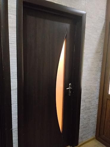 Mebel qapı – interyer üçün dekorativ şüşəli model 4eded qapi satilir — 1