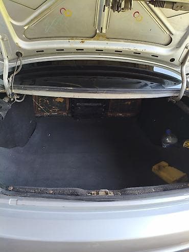 4 bolt 16 disk teker: Satılır: Gümüş rəngli sedan - Korpus: 4 qapılı sedan, gümüş rəng - — 8