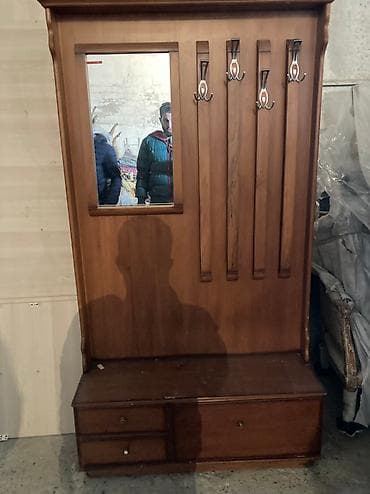 sfaner islenmis: Dəhliz dolabı (шкаф) 
Eni 105 (ширина) 
Uzunluğu 191 (высота) — 1