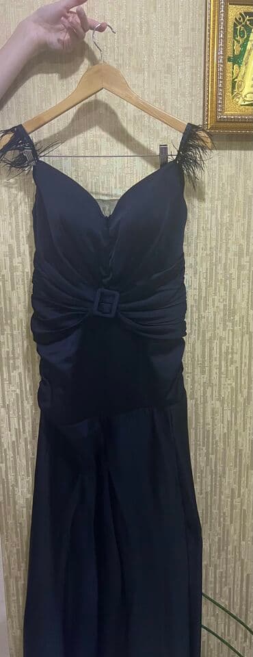 Las Vegasdan 150 azn alinib, bir defe geyinilib, deffekti yoxdur, L