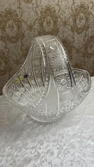 meyve vazosu: Tom Bohemia Crystal meyve qabi. 30 sm. Hec istifade olunmayib. Qutusu — 1