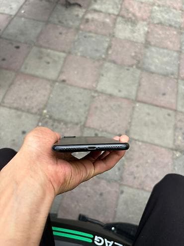 piltə: IPhone 7 Plus, 128 GB, Qara, Barmaq izi — 3