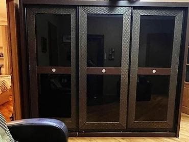 Dolab istikbalındı satılır 190 azn endirim oldu.Eni 2,40 derinlik 50