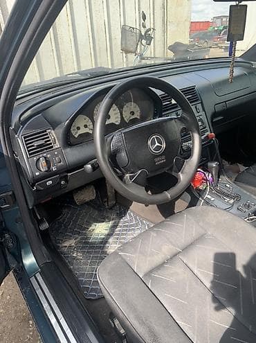 mersedes g 63: Mercedes-Benz C 200, 97 ci il, kraskasi gün vurduqu üçün lakı — 3