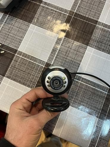 USB veb-kamera - Linza ətrafında “10X Digital Zoom”, “8.5mm” və