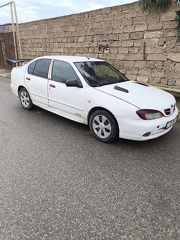 kiredit masin: Nissan Primera sedan – ağ rəng, 4 qapı, ön‑arxa tamamlayıcı — 4