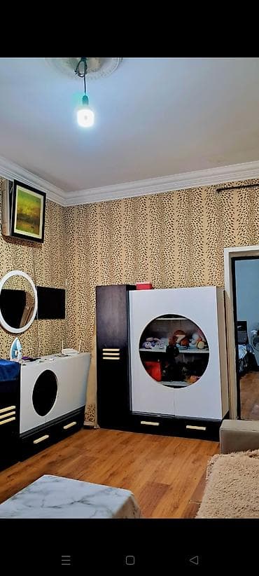 Bileceride 300 nömreli mektebe yaxin 2/1 mertebesinde 2 otaqli bina