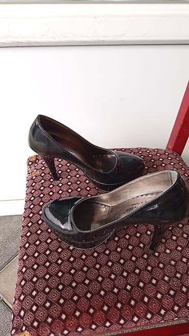 Tuflilər: Qadın klassik tuflilər - Rəng: qara, parlaq lak effektli - Model — 1