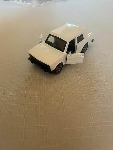 mopedlər elekdirikli: Lada 2106 mini avtomobil modeli - Miqyas: təxmini 1:43 (kompakt — 7