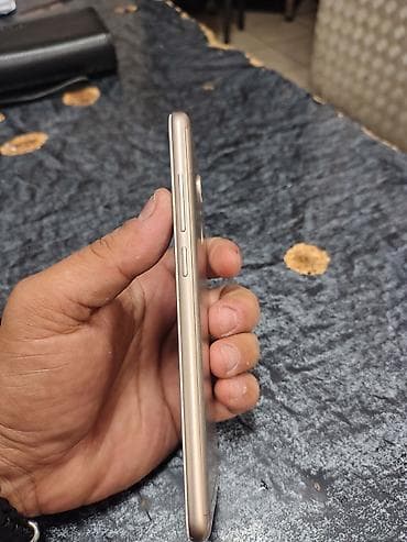 komputer 2ci əl: Redmi 5 hec bir problemi yoxdu. her bir seyi islek veziyyetdedi. 2 — 4
