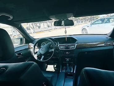 mersedes paxlava: Mercedes-Benz E-Class sedan E 200 - Kuzov: Qara rəng, 4 qapılı sedan — 2