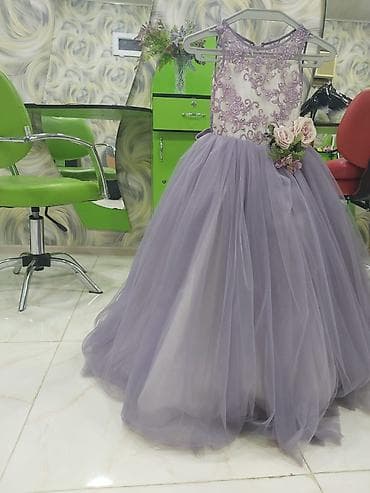 donlar toy: Bənövşəyi rəng palitrasında zərif qız uşağı ziyafət/şənlik donu. - — 1