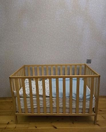 Oğlan və qız üçün, Dördbucaq, Beşik, Matras ilə, Yellənmə mexanizmsiz