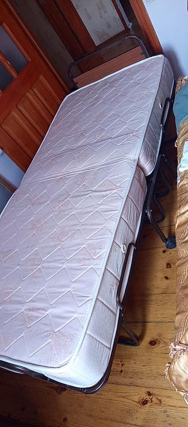 tek krafat: Raskladuşka – qatlanan çarpayı - Ölçü: təxmini 90×190 sm (tək — 1