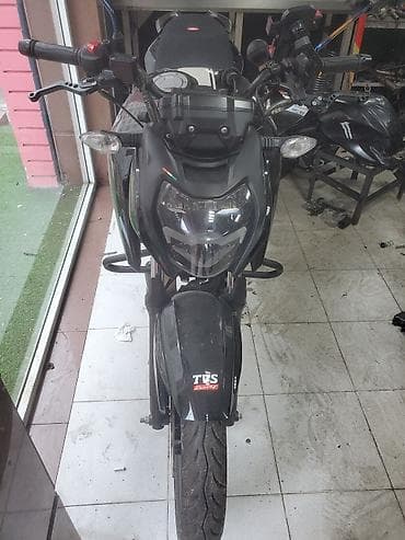 aqua disk: TVS Apache RTR 160 4V – şəhər və şose üçün çevik və dinamik naked — 2