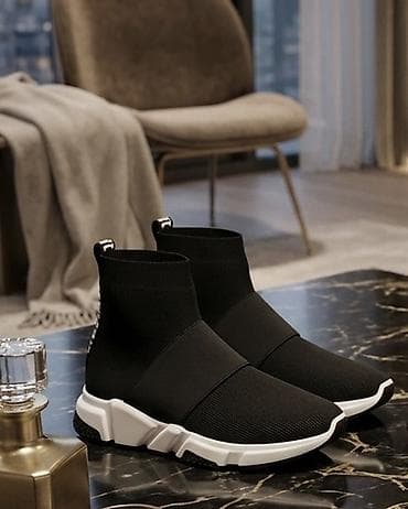 krosovkalar: Bershka, Ölçü: 39, rəng - Qara, İşlənmiş — 1