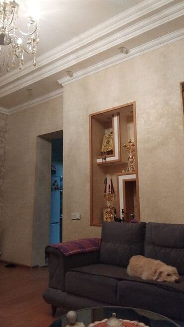 əcəmidə 3 otaqlı evlər: 20 ci sahə dairəsində 3 otaqlı mənzil satılır yola yaxın və çox rahat — 4