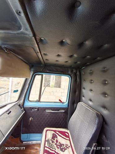 QAZ : 4.2 l | 1993 il 195850 km Universal — 2