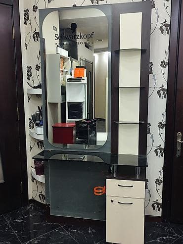 salon aksesuarları: Saş kəsimi üçün masa, Güzgülü — 1