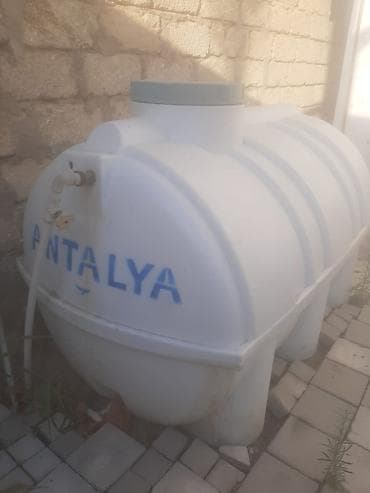 ucuz su sifarişi: Təcili satılır.problemi yoxdu. real alıcıya endirim olacaq — 1