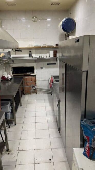 novxani restoranlar: Yasamal rayonu Nizami metrosuna yaxın 175 kv.m sahəsi olan, 4otağlı — 5