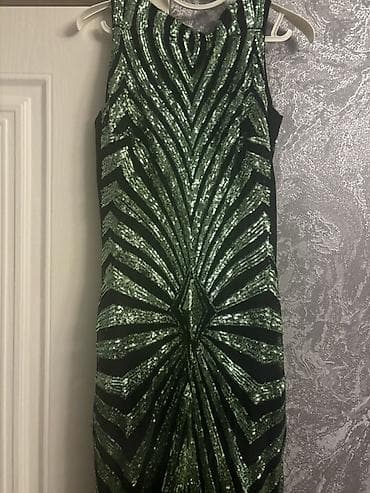 koja donlar: Yaşıl parıltılı gecə/libas - Model: Uzun, bədənə oturan, qolsuz gecə — 5