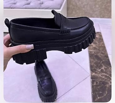 qara mokasinlər: Stradivarius mağazasından alınıb. 37 ölçüdür, heç bir qüsuru yoxdur — 2