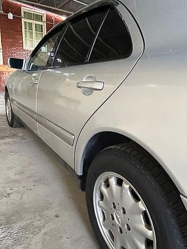 moto ucuz: Mercedes-Benz E-Class (W210) sedan - Gövdə: 4 qapılı sedan, gümüşü — 5